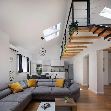 Apartment Metily